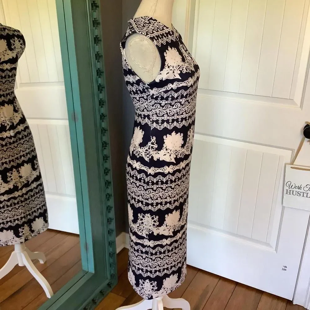 Elegant Navy and White Floral Midi Dress - Picture 4 of 7